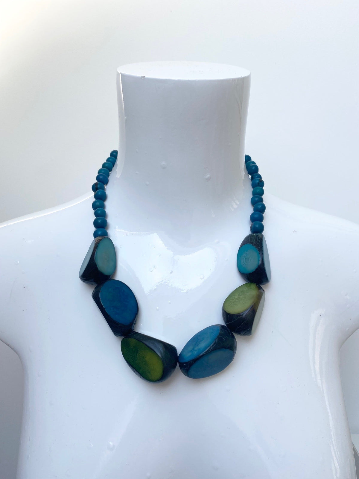 Tagua necklace x 6 - Blue/Green tones