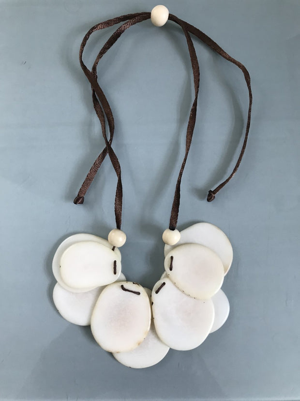 Fish necklace - Ivory