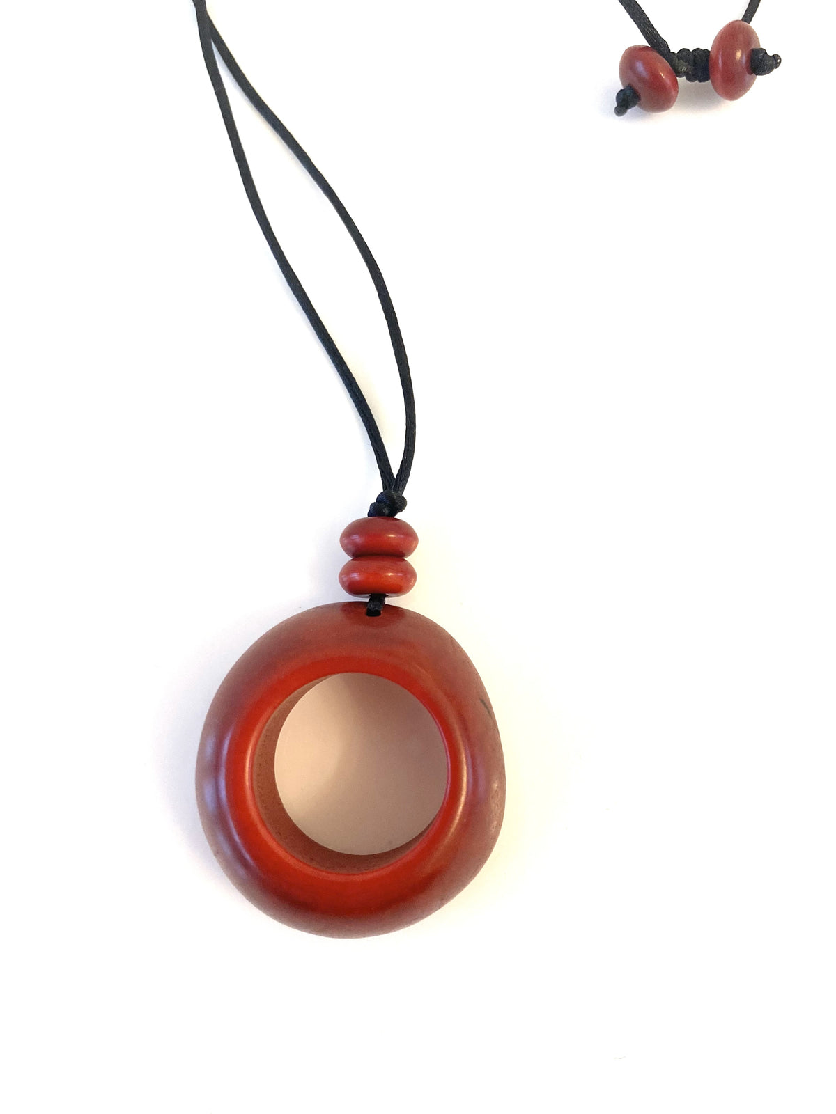 Donut pendant necklace - Red