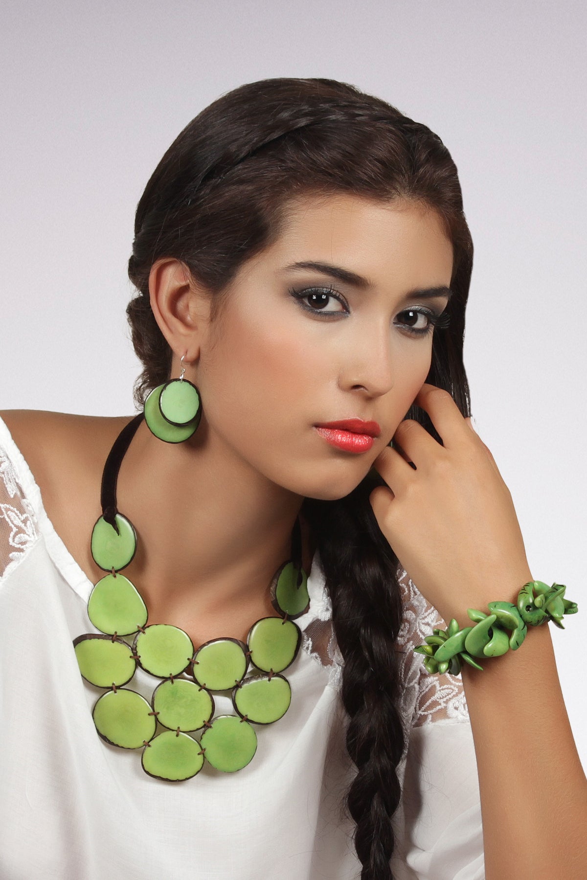 Victoria Necklace - Green Lime