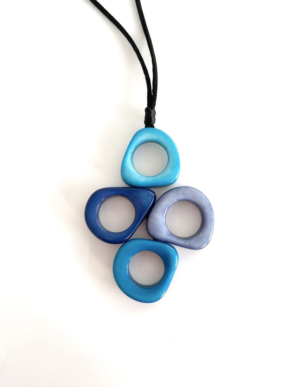 Amuleto pendant necklace - Blue tones